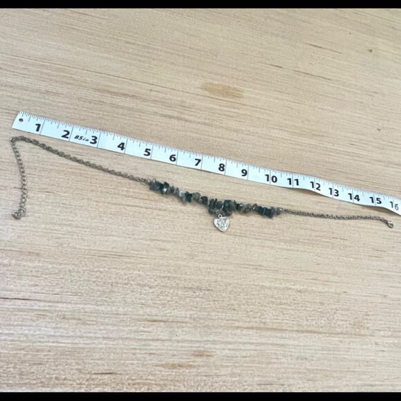 Silver tone heart pendant natural stones necklace - Picture 9 of 10